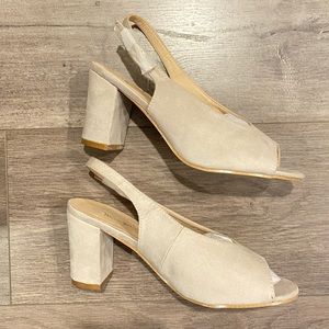 NATURE BREEZE Cream Open toe sling back. Modest chunky heel
